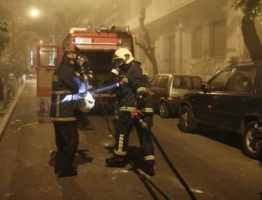 Φωτιά τα ξημερώματα σε τρία δίκυκλα στην Καλαμαριά